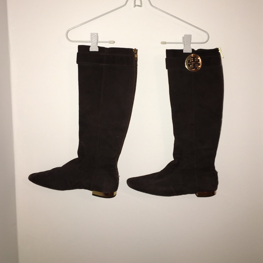 Authentic Suede Tory Burch boots gently used. Excellent used condition!